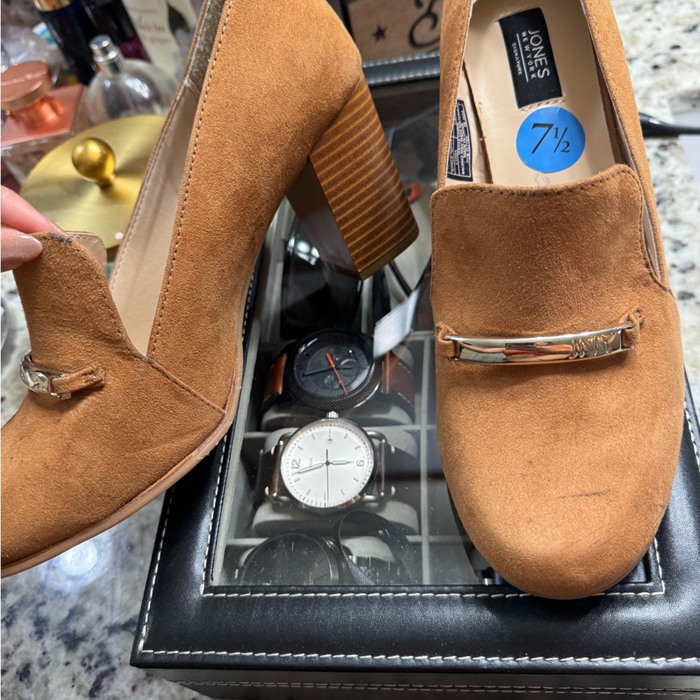 Jones New York Women's Tan Suede Loafers